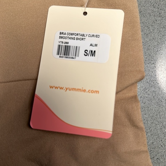 Yummie bria comfortably curved smoothing short - seamless S/M - Picture 3 of 4